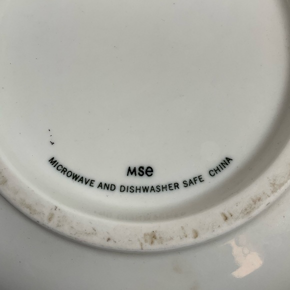 Preloved MSE White Embossed Acorn Salad Serving Bowl Ceramic - Picture 6 of 7